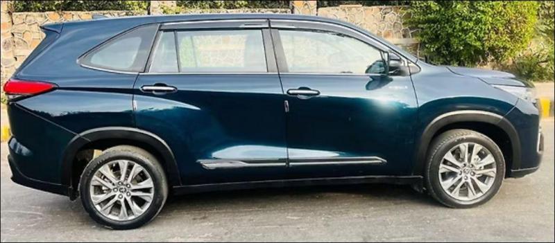 Toyota Innova Hycross ZX Hybrid 7 STR 2023