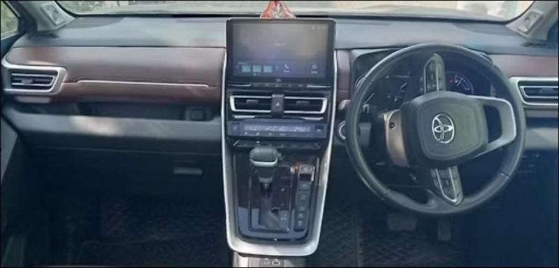 Toyota Innova Hycross ZX Hybrid 7 STR 2023