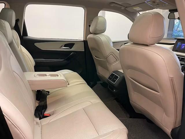 Mahindra XUV700 AX 7 Diesel AT AWD Luxury Pack 7 STR 2022