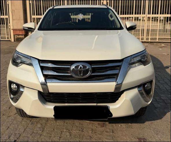 Toyota Fortuner 3.0 4x2 MT 2017