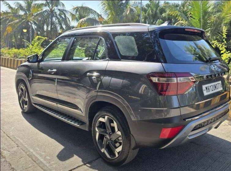 Hyundai Alcazar Signature (O) 6 STR 1.5 Diesel AT 2022