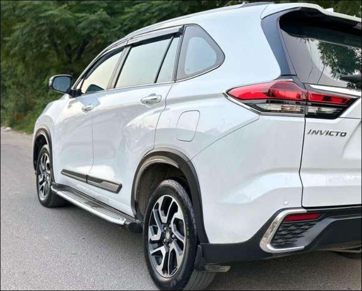 Maruti Suzuki Invicto Alpha Plus 7 STR 2023