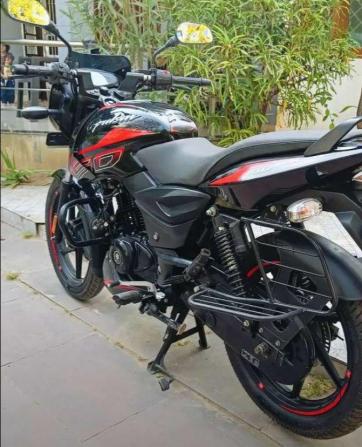 Bajaj Pulsar 150 Twin Disc 2024
