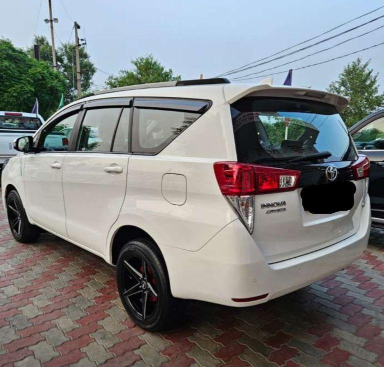 Toyota Innova Crysta 2.4 GX 7 STR 2023