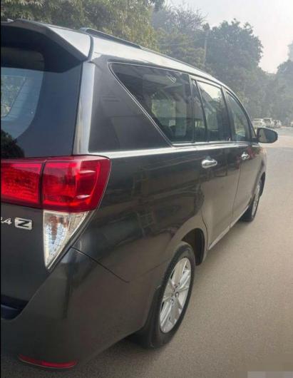 Toyota Innova Crysta 2.4 ZX 7 STR 2017