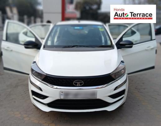 Tata Tiago Revotron XT 2022
