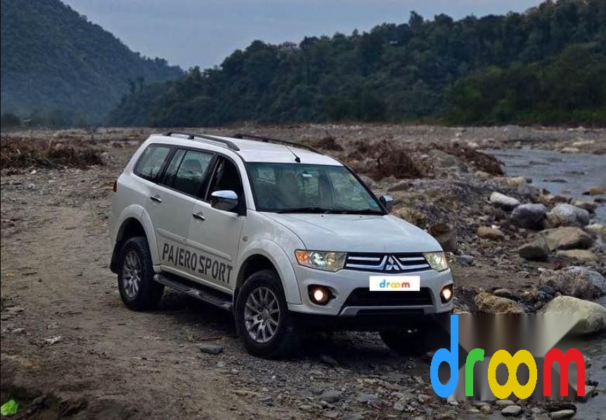 Mitsubishi Pajero Sport 4X4 2015