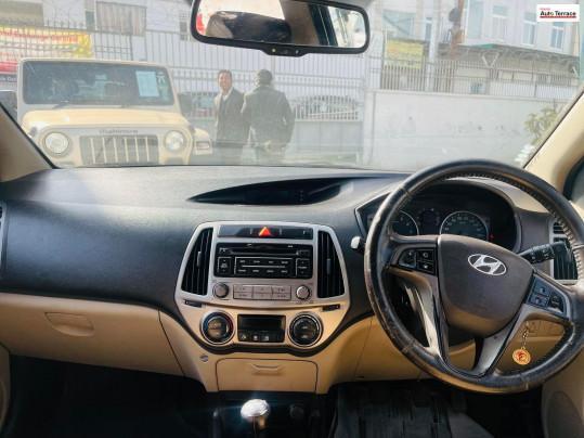 Hyundai i20 Sportz 1.2 2013