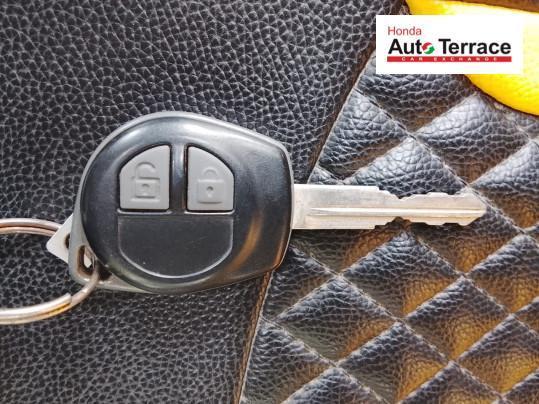 Maruti Suzuki Swift VXi 2015