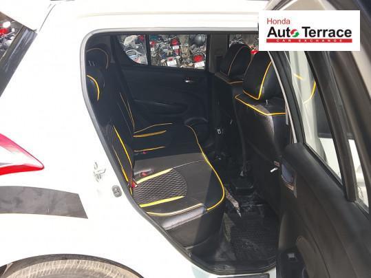 Maruti Suzuki Swift VXi 2015