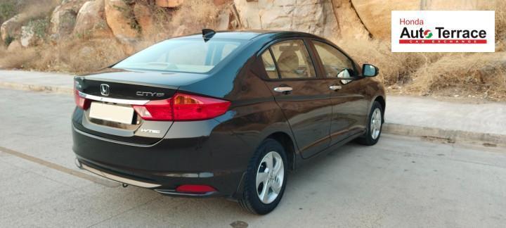 Honda City V MT AVN 2015