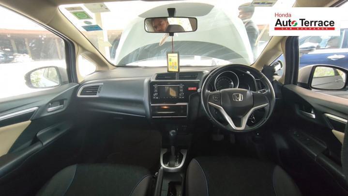 Honda Jazz V CVT i-VTEC 2015