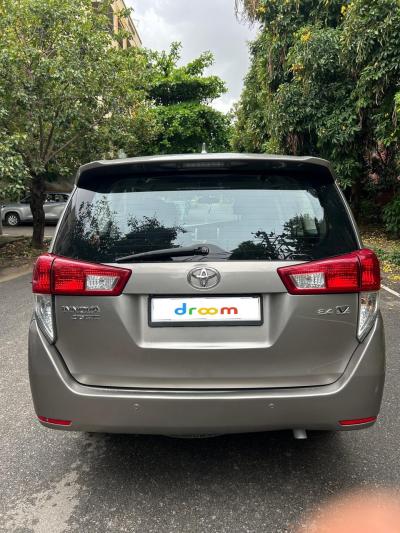 Toyota Innova Crysta 2.4 V 7 STR 2016