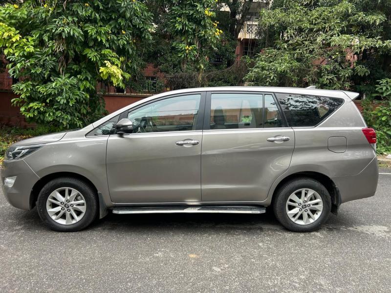 Toyota Innova Crysta 2.4 V 7 STR 2016