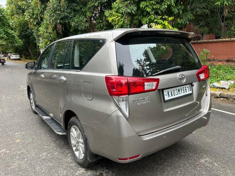 Toyota Innova Crysta 2.4 V 7 STR 2016