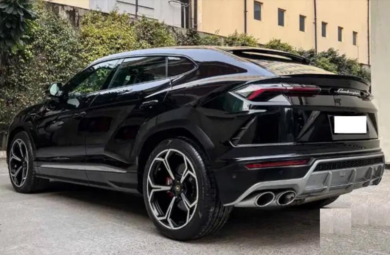 Lamborghini Urus Twin-Turbo V8 2021