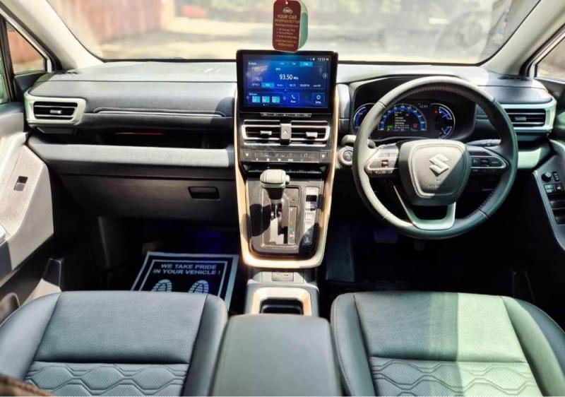 Maruti Suzuki Invicto Alpha Plus 7 STR 2025