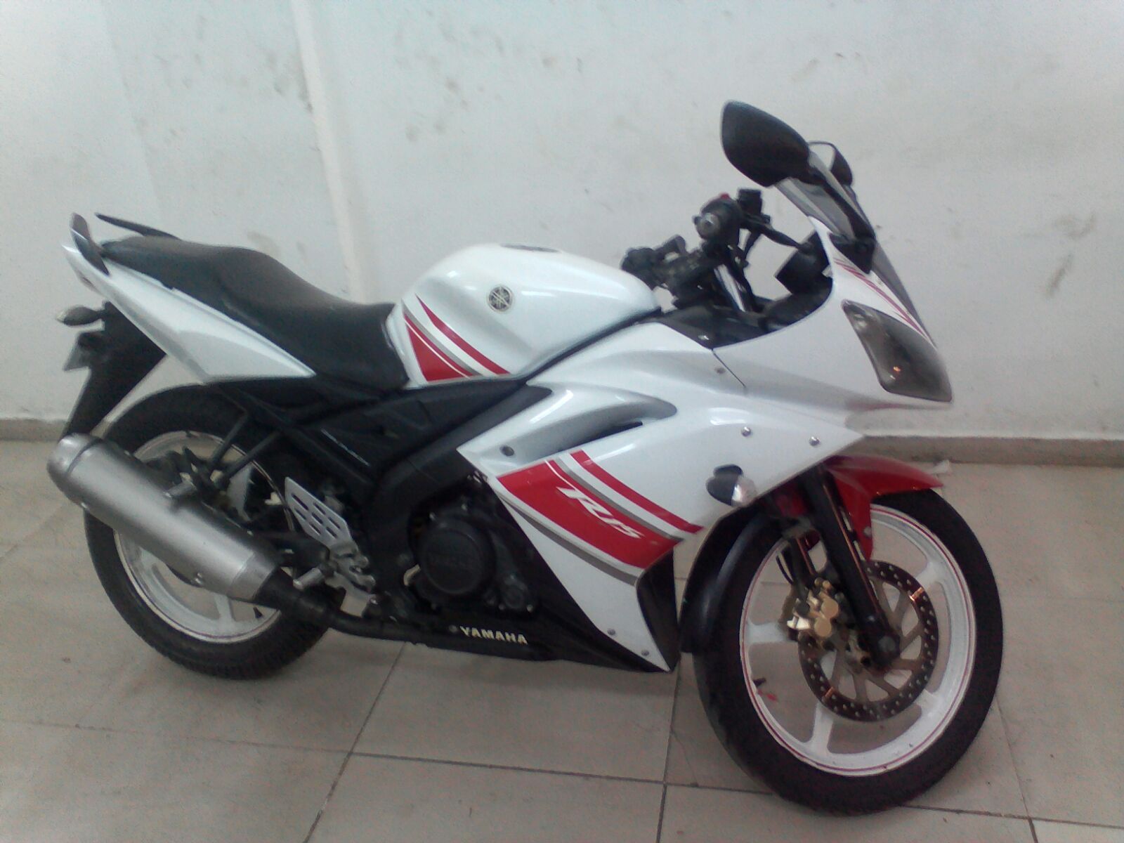 Yamaha YZF-R15 150cc 2011