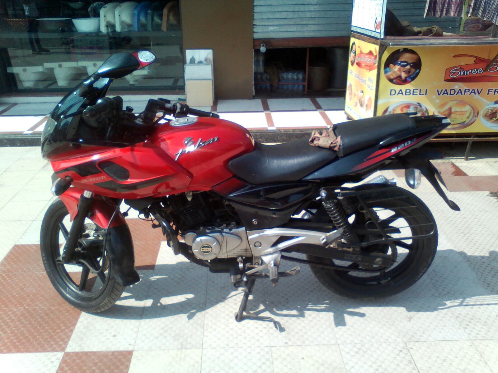 Bajaj Pulsar 220cc 2012