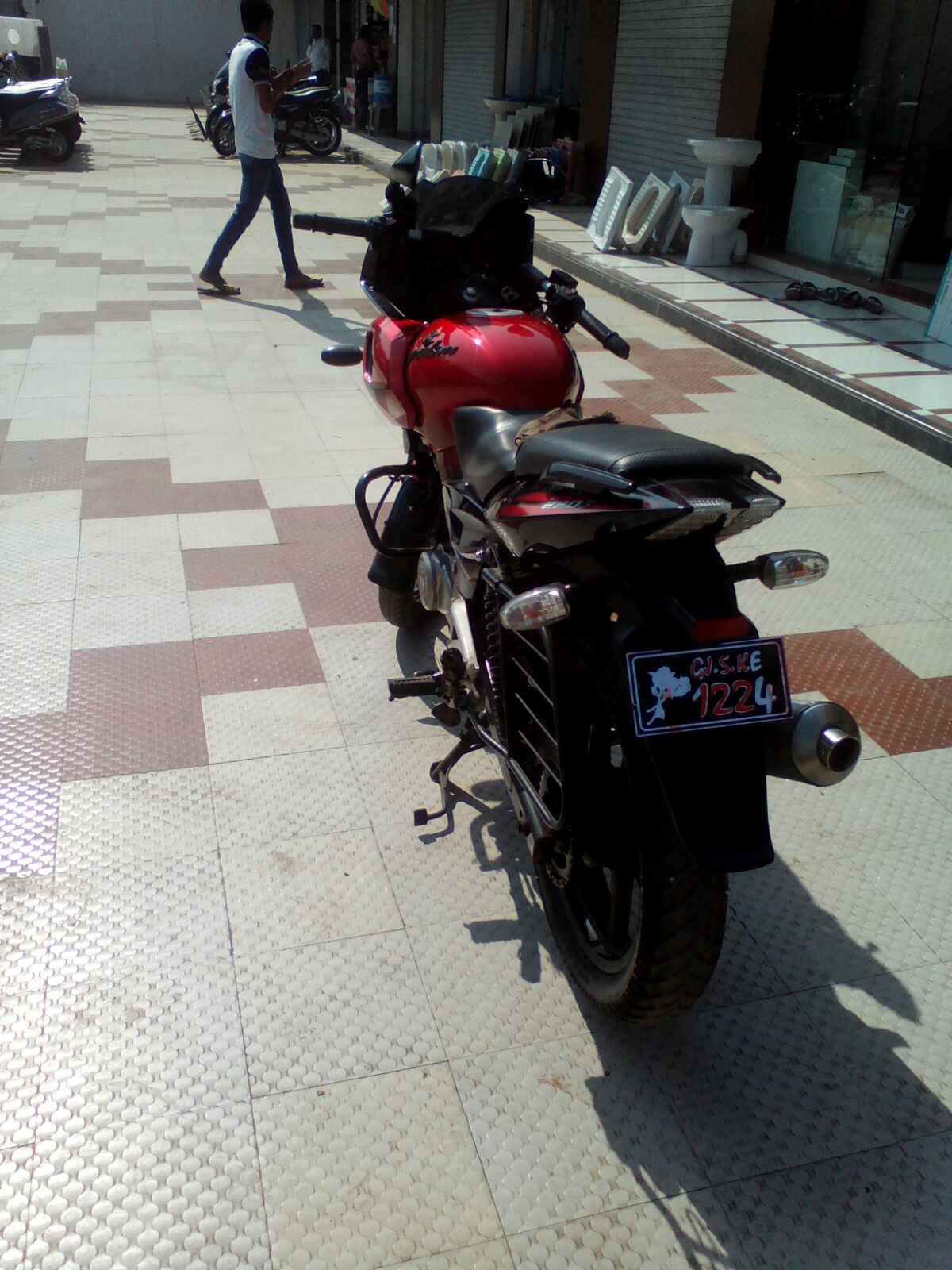 Bajaj Pulsar 220cc 2012