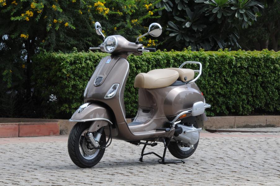 Piaggio Vespa Elegante 150cc FI 2022