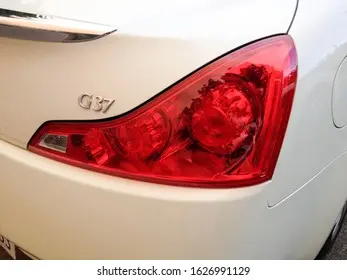 G37