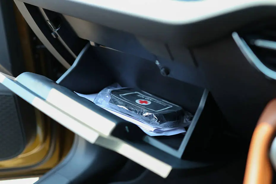 car-img