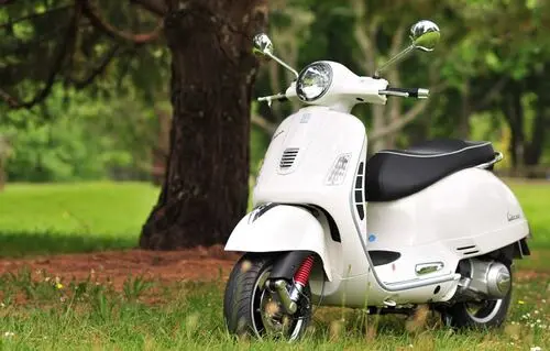Vespa GTS