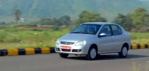 car-img