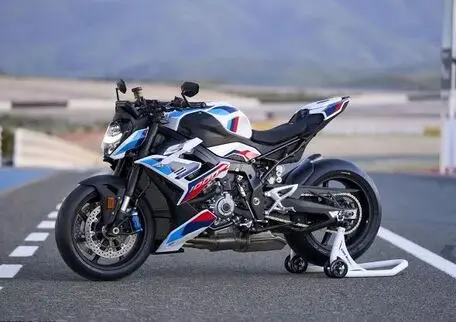 M 1000 R