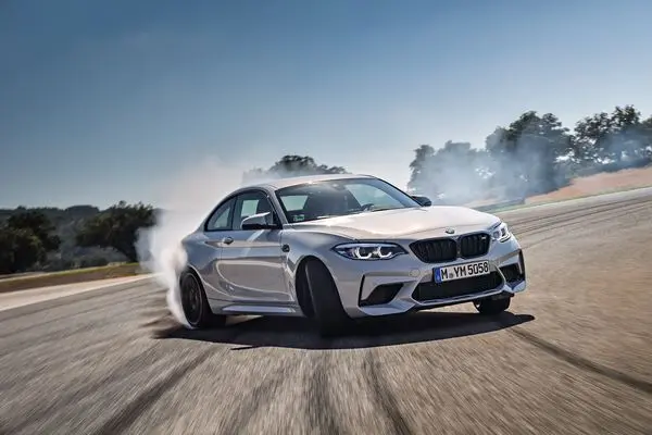 BMW M2 Competition 4