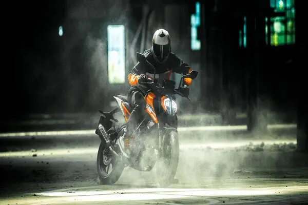 Bajaj Dominar