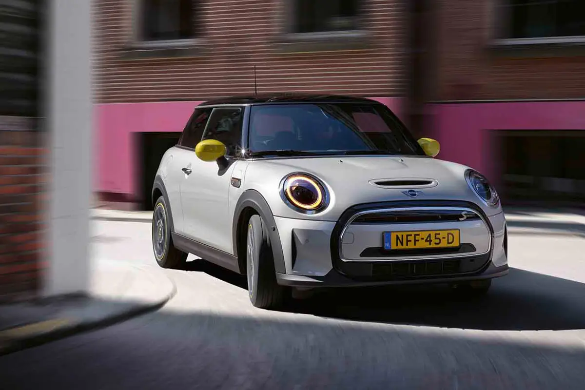 Electric Mini Cooper SE