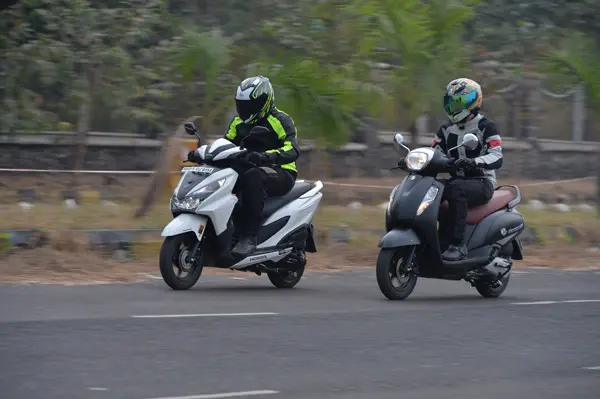 Honda Grazia vs Suzuki Access 125.