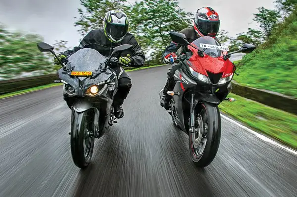 The R15 is the better looking bike.