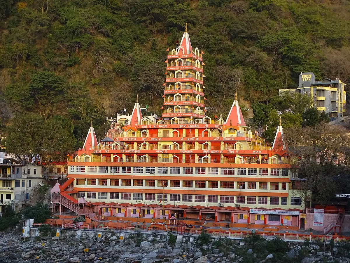 Rishikesh (25 km | approx. 1 hour)