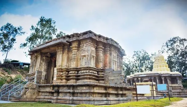 Talakad (49 km | Approx. 1h)