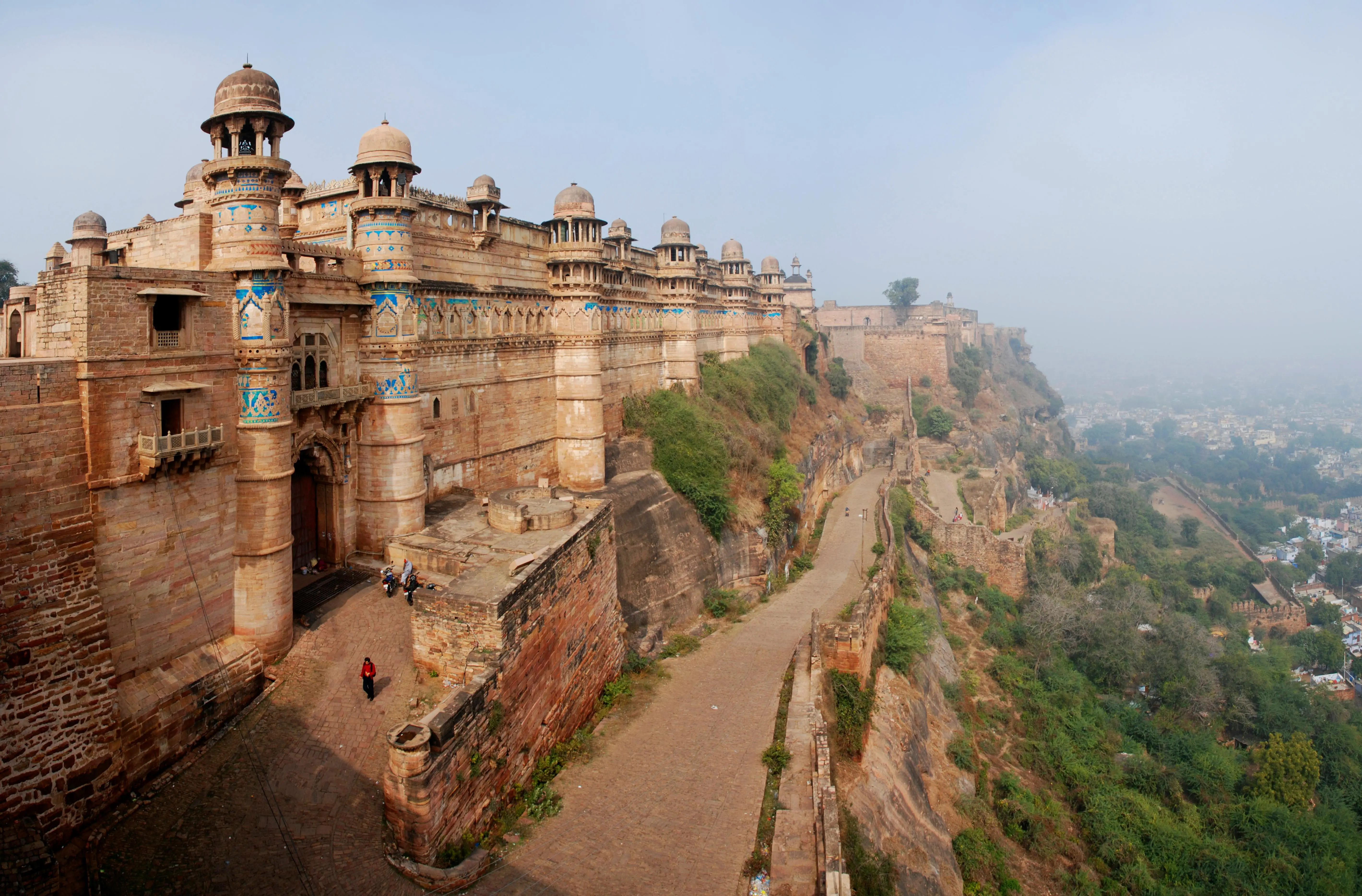 Gwalior (120 km | Approx. 2.5–3 hours):