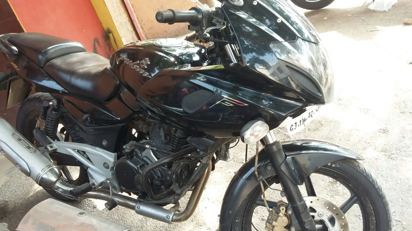 Bajaj Pulsar 220cc 2010