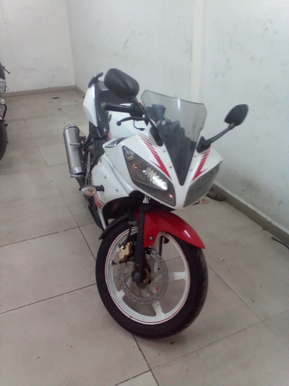 Yamaha YZF-R15 150cc 2011