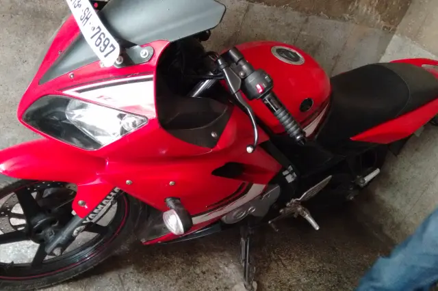 Yamaha YZF-R15 150cc 2011