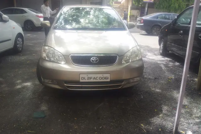 Toyota Corolla E 2004