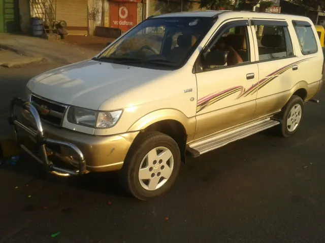 Chevrolet Tavera NEO LS B3 10 STR BS III 2009