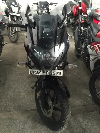 Bajaj Pulsar 220cc 2012