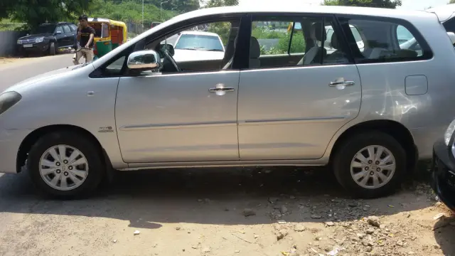 Toyota Innova 2.5 V 2011