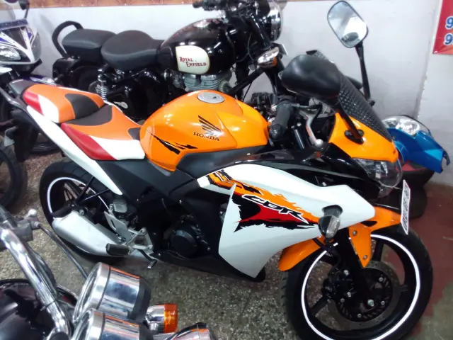 Honda CBR 150R 150cc 2015
