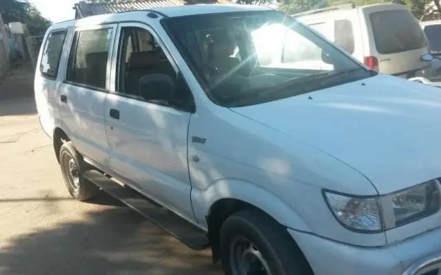 Chevrolet Tavera LS 2.5 2010