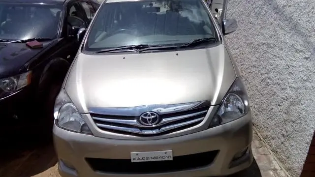 Toyota Innova 2.5 VX 7 STR BS III 2010