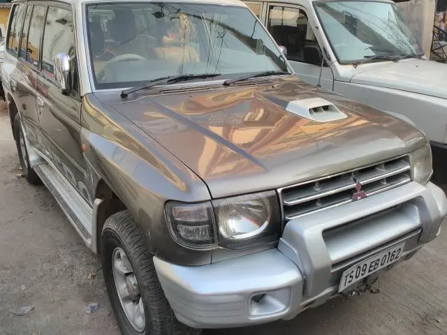 Mitsubishi Pajero SFX 2.8 2009