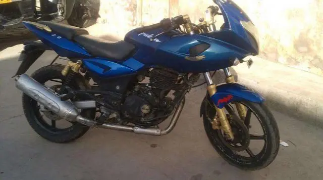 Bajaj Pulsar 220cc 2007